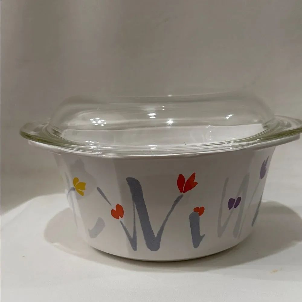 Studio Nova White Casserole Dish  Vibrant Floral Accents Clear Glass Lid Japan